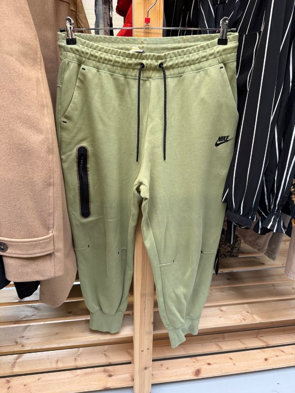 Nike íþróttabuxur grænar