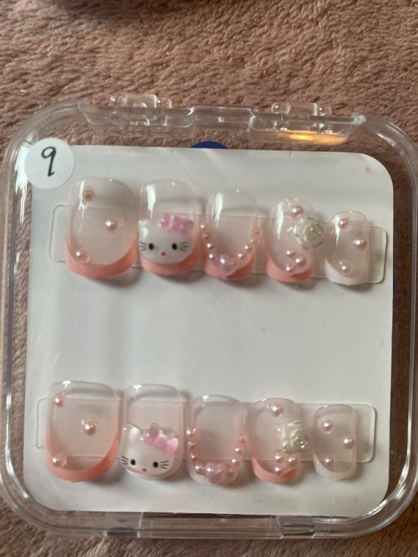 Hello Kitty press on nails