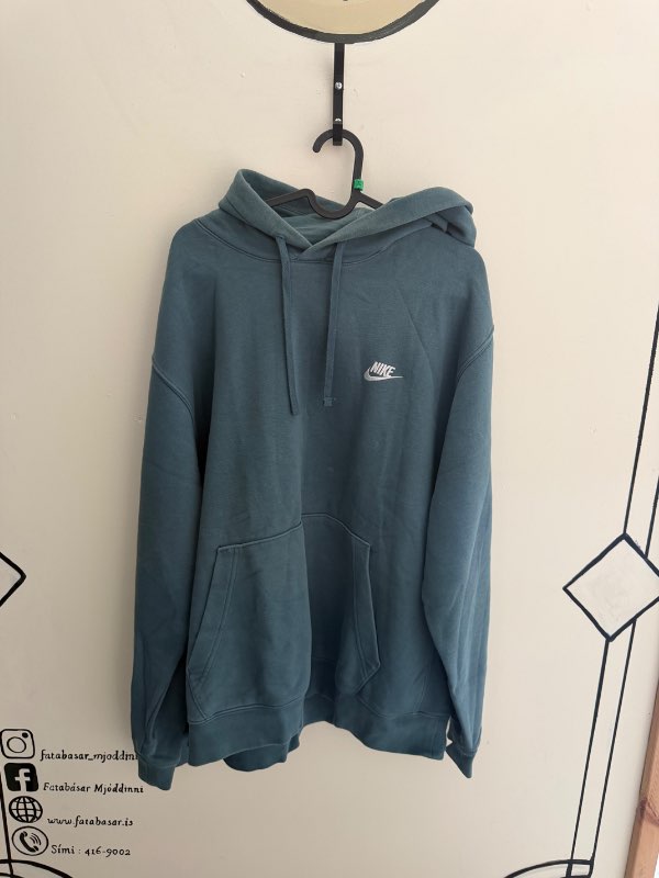 KK Nike Club hettupeysa blá