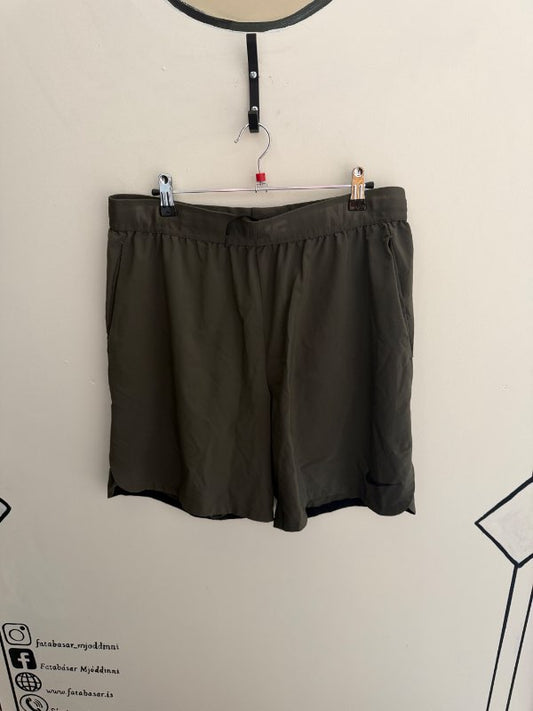 KK Nike æfingastuttbuxur grænar