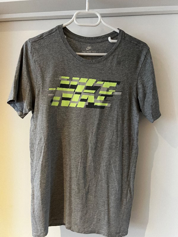 Nike grár bolur