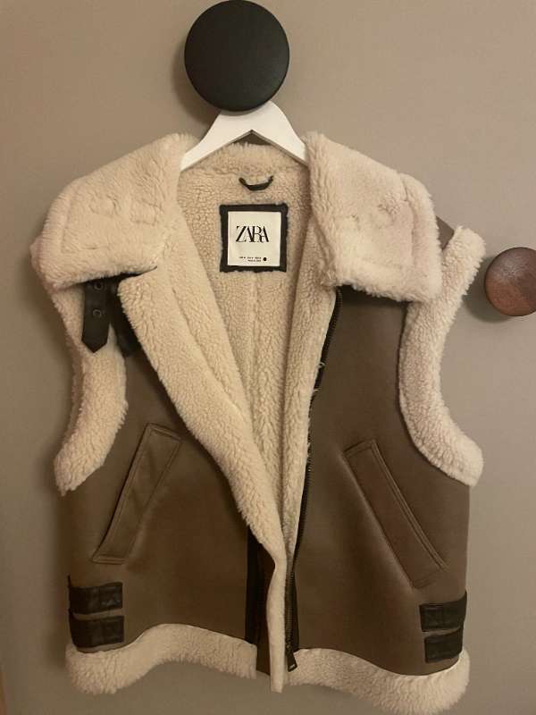 Loðvesti Zara brúnt/ljóst