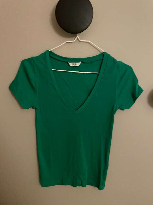 Stuttermabolur  Envii grænn