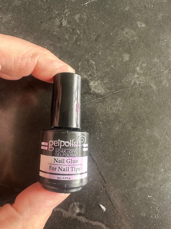 Nail glue for nail tips