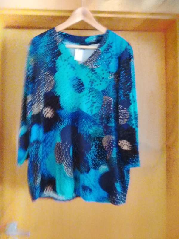 Toppur síðerma munstraður