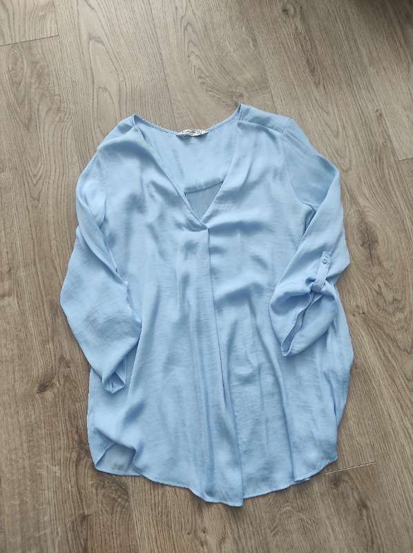 Blá blusa M