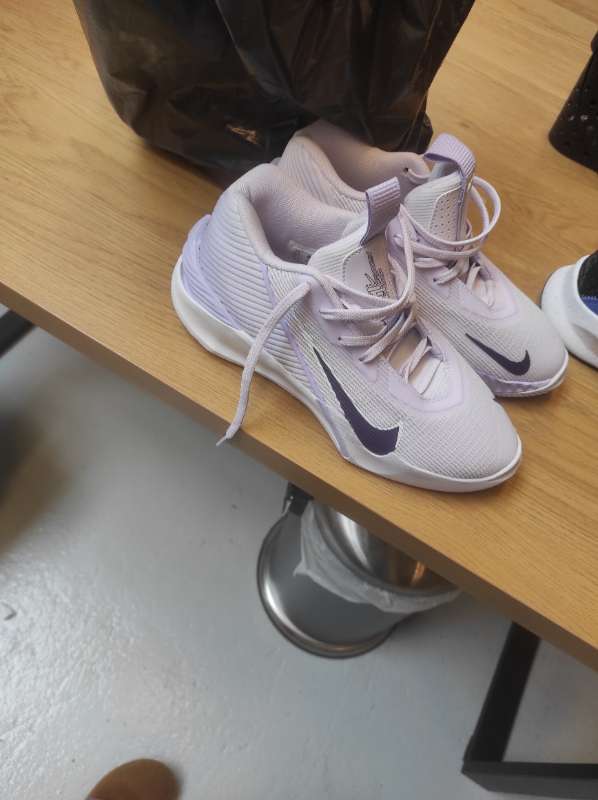 Nike skór fjólublá 36,5 nýt