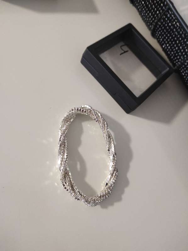 4 armband