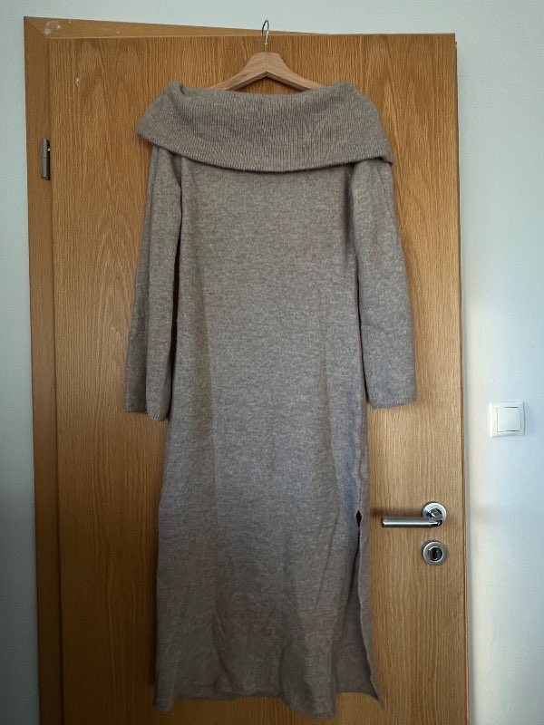 Beige knit kjóll