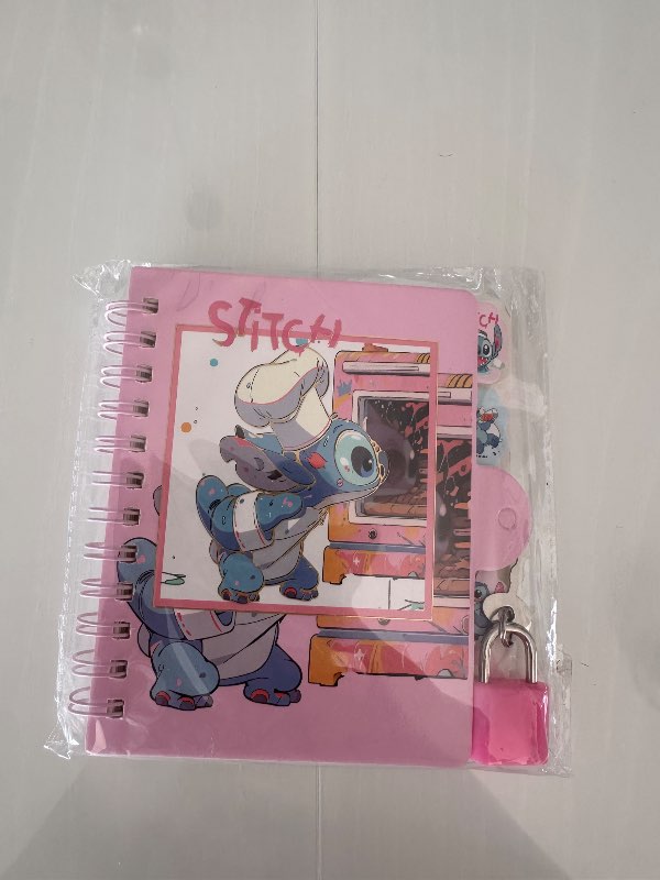 Stitch bók með hengilás