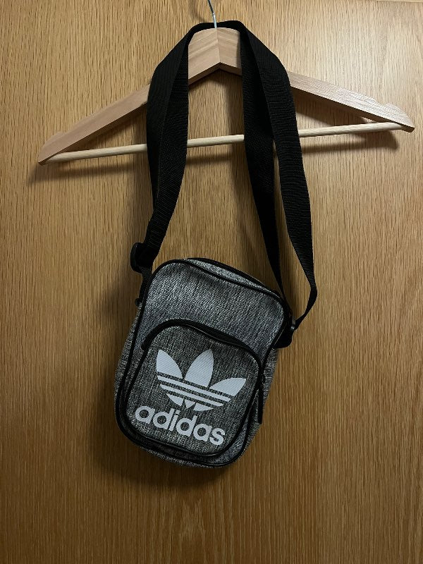 Adidas budda