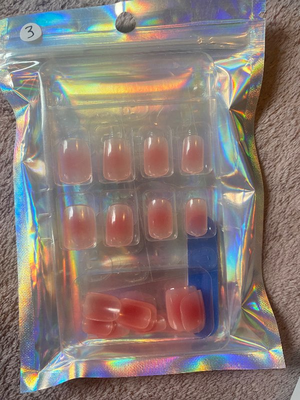 Press on nails