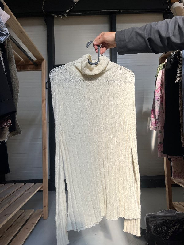 Hvít knit - turtle neck