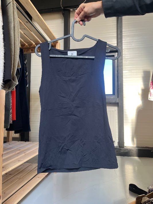 Zara svartur ermalaus bolur