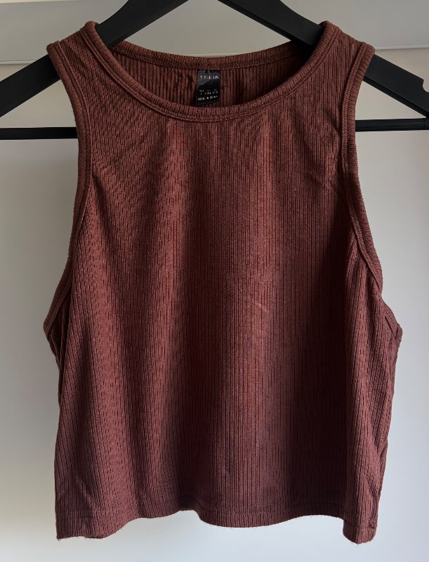 Shein brúnn toppur