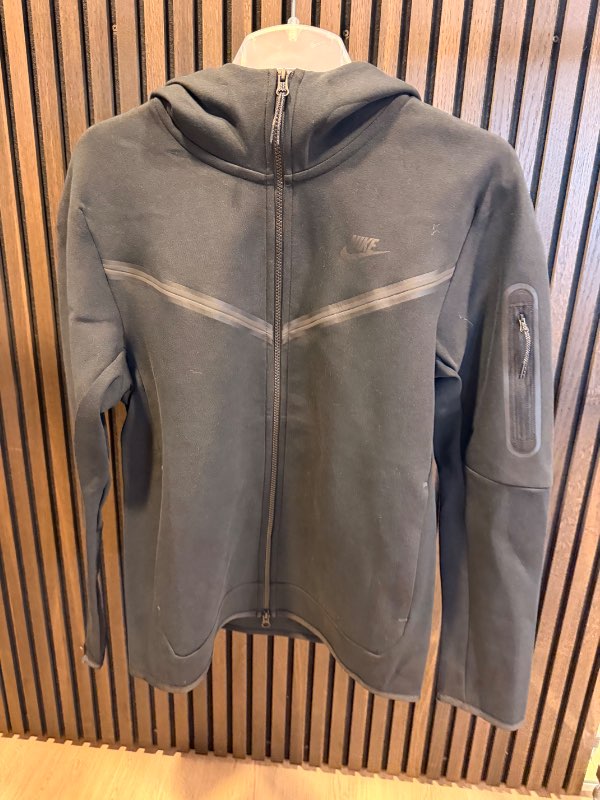 NIKE Tech Fleece peysa svört