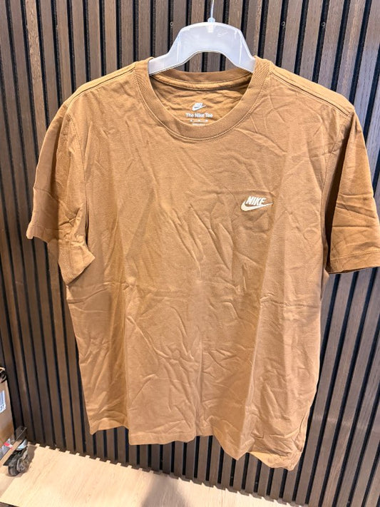 NIKE Stuttermabolur brúnn