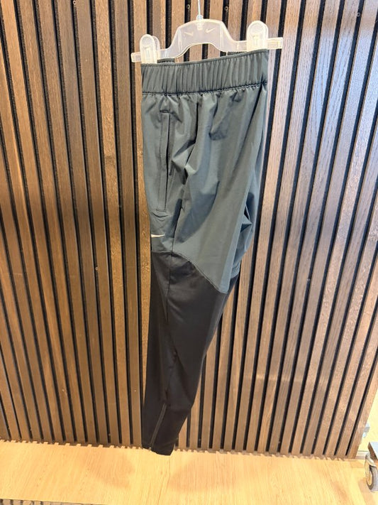NIKE Essential buxur svartar