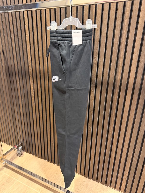 Nike Club buxur svartar