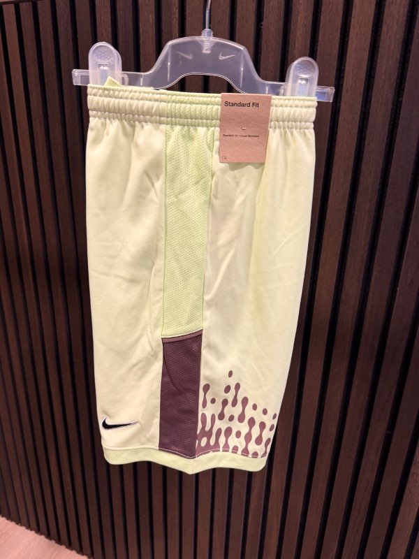 NIKE Mbappe stuttbuxur gular