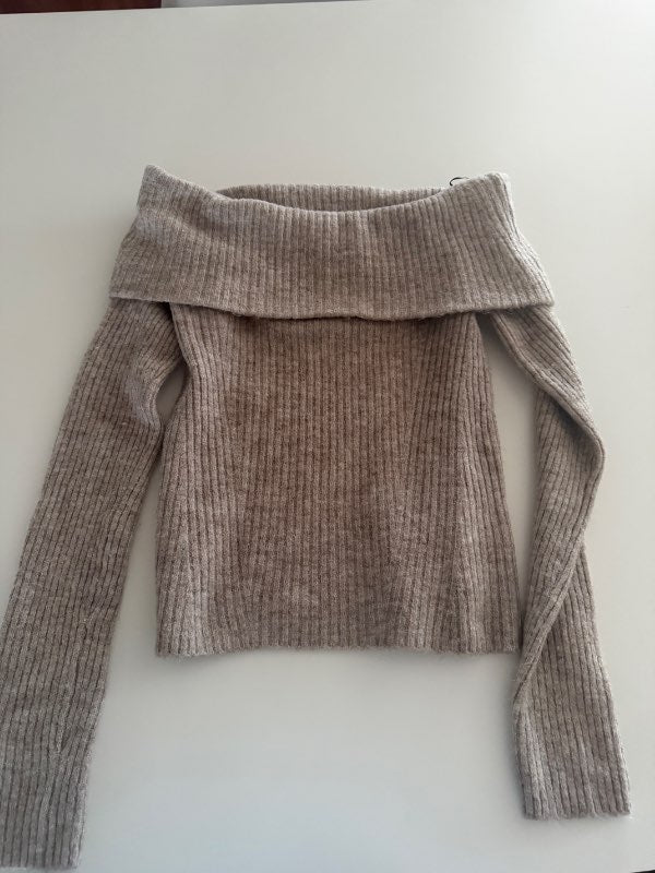 HM off shoulder prjónapeysa - brún