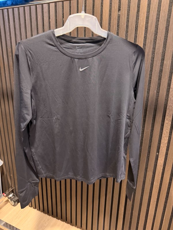 NIKE one langermabolur svartur