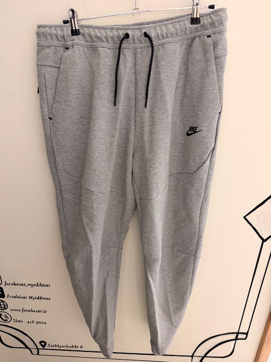NIKE tech fleece buxur gráar