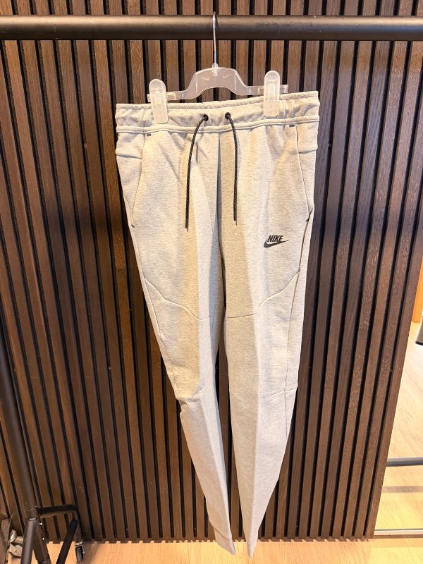 NIKE tech fleece buxur gráar