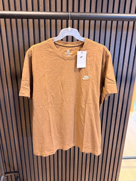 NIKE Club bolur brúnn