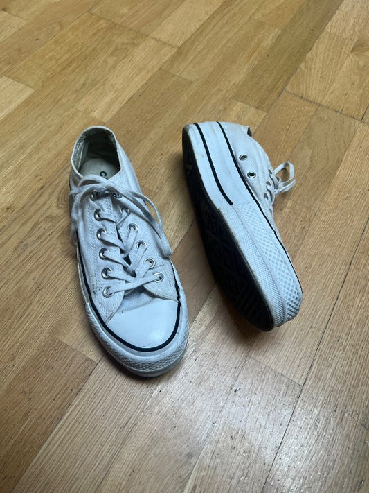 Converse hvítir skór