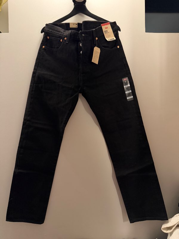 Levis svartar gallabuxur 501