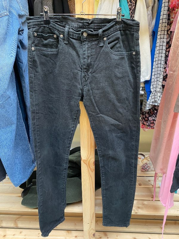 Levis svartar gallabuxur 32-32