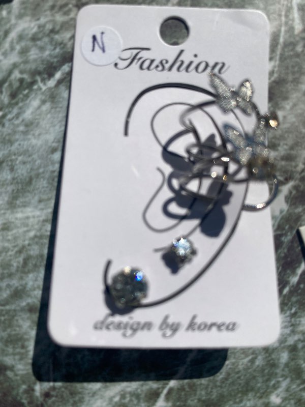 Eyrnalokka/ear cuffs sett