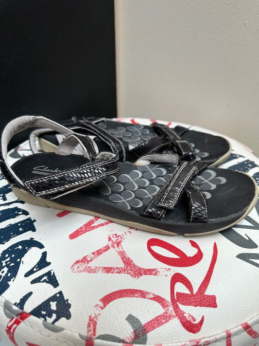 Sandalar