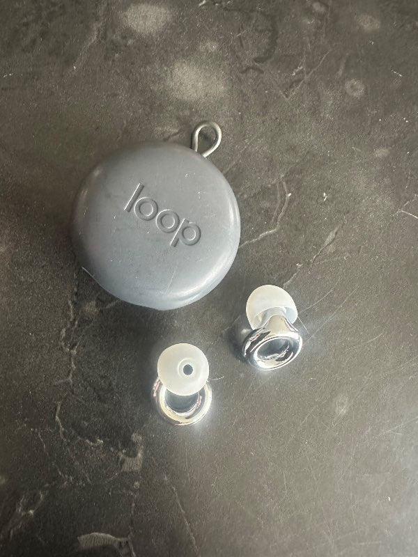Loop í eyrun
