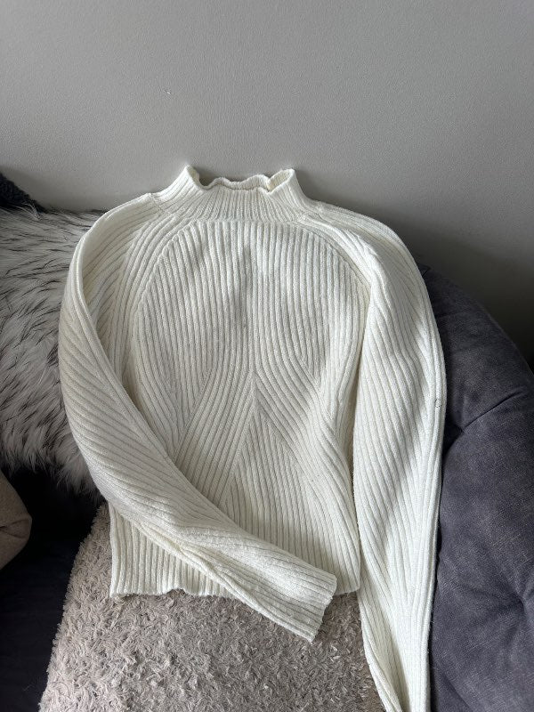 White sweater size L