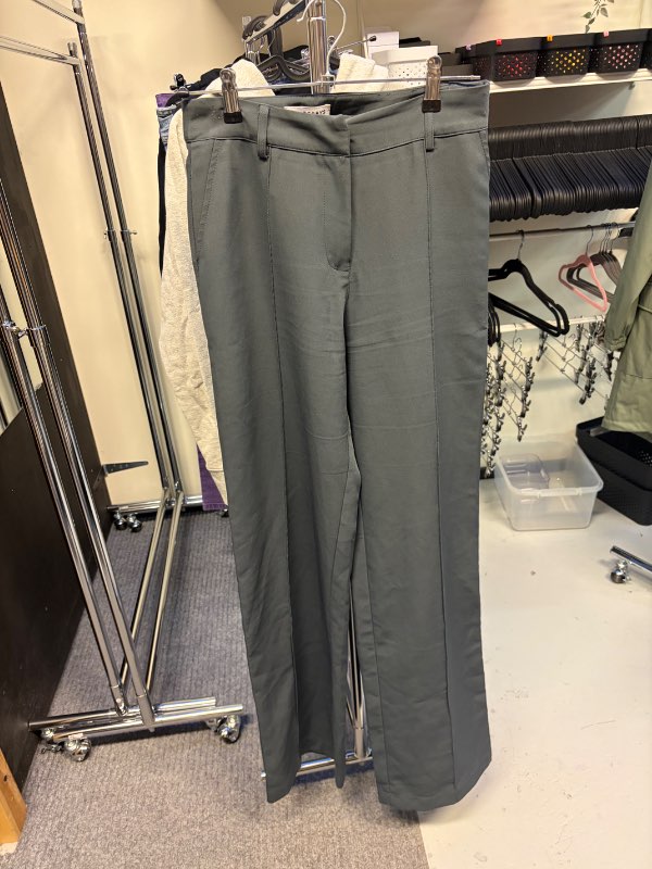 Venderby’s suitpants