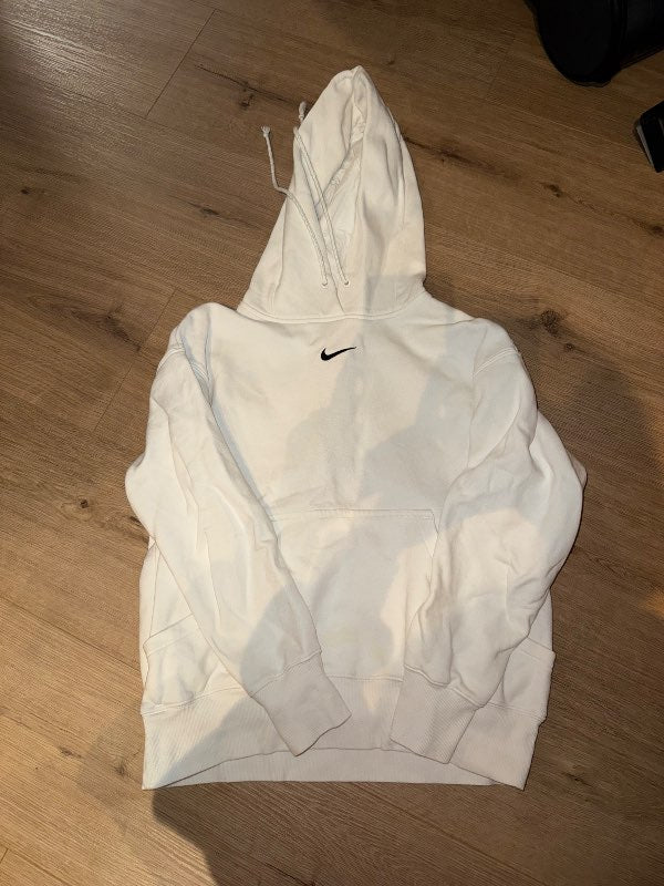 Nike hettupeysa