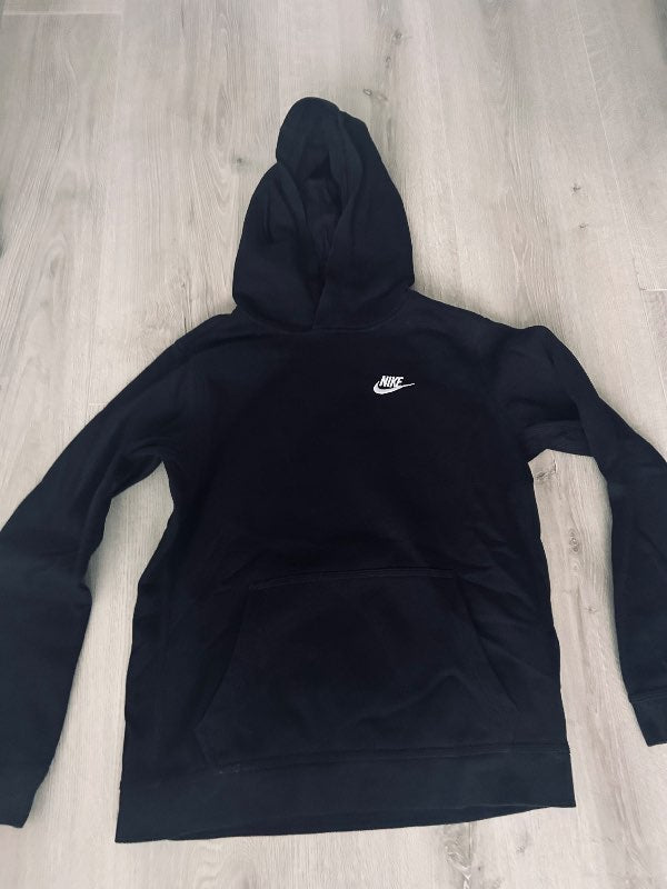 Nike peysa svört barna