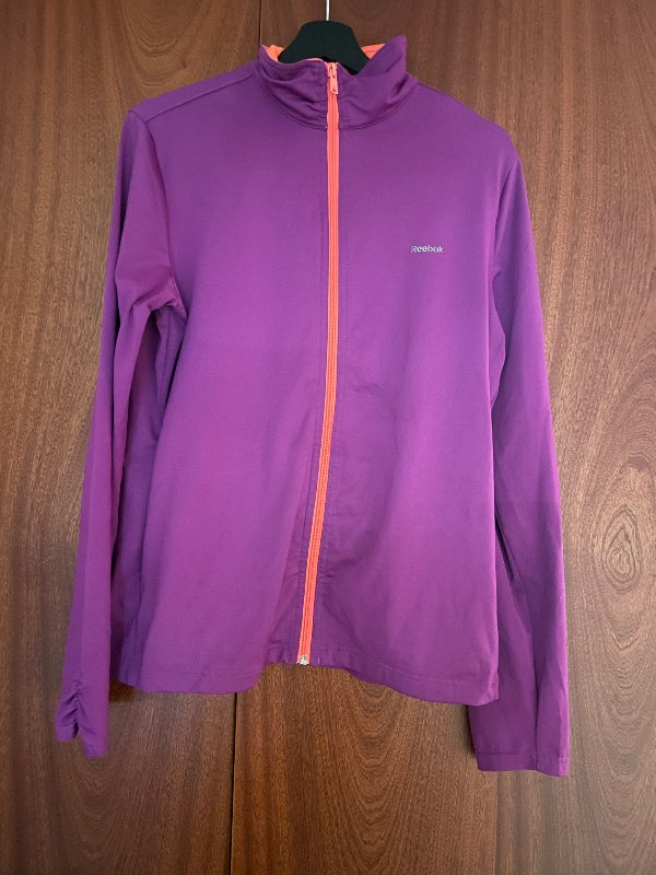 67 - Reebok íþróttapeysa