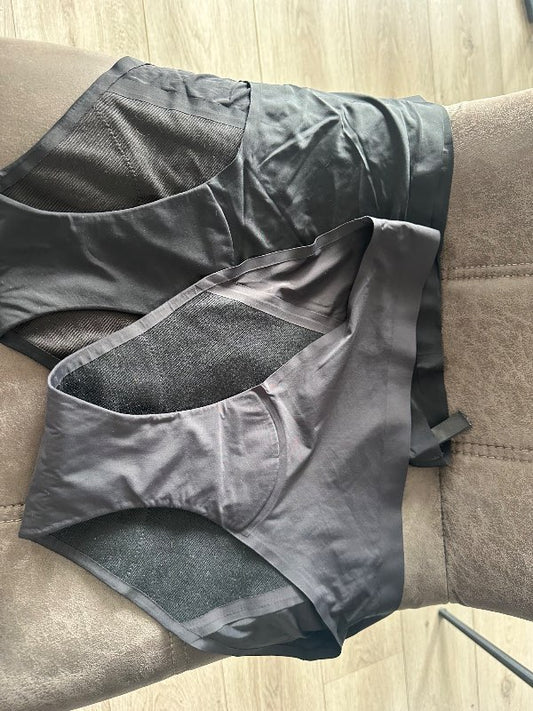 2 svörtum túr nærbrókum, XL, nýþvegnum, mikið notuðum