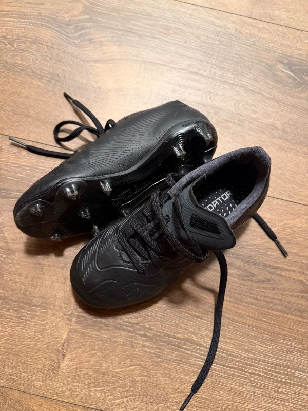 Adidas Predator takkaskór