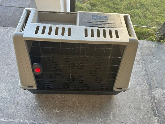 Dog crate, cannot lock door, small hole in bottom