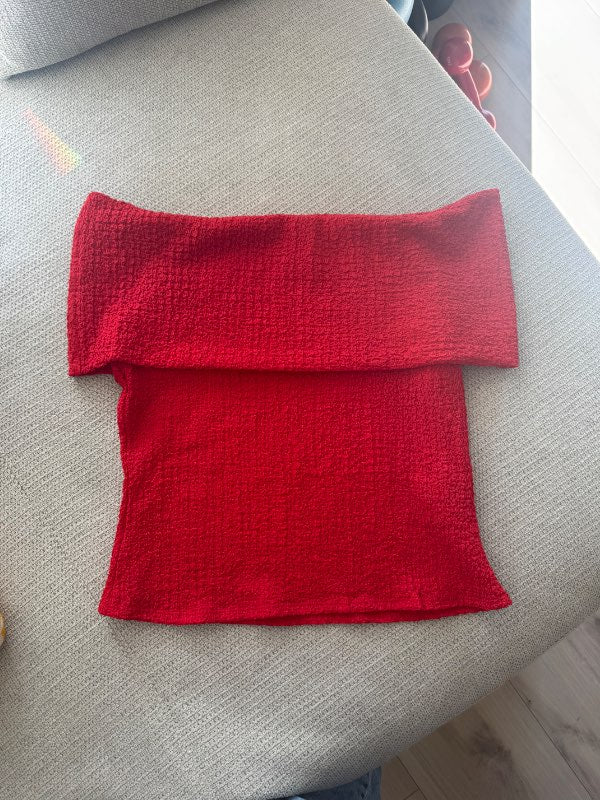 Rauður Off shoulder