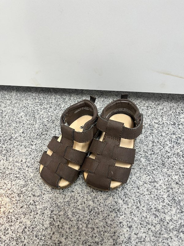 HM sandalar