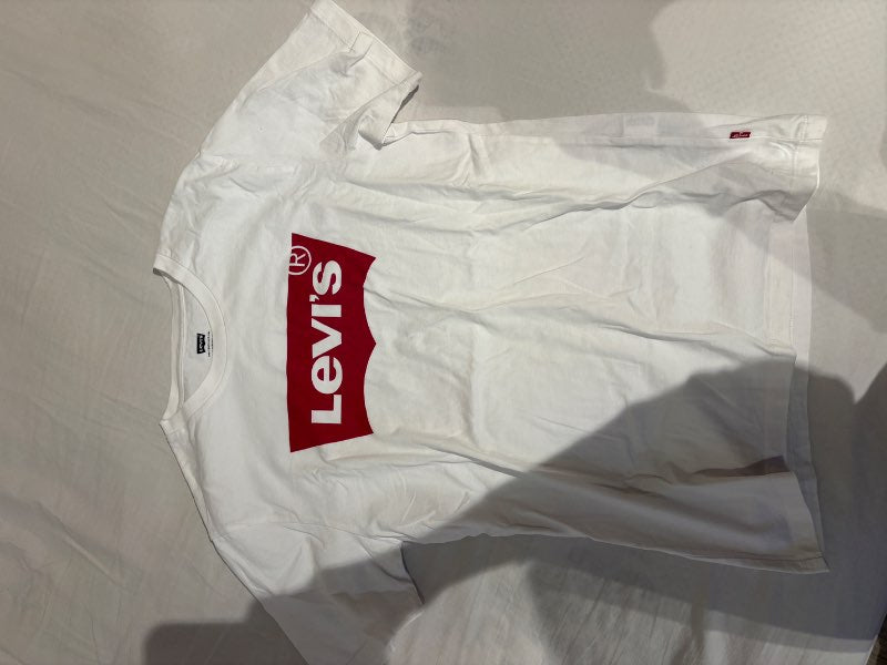 Levis bolur