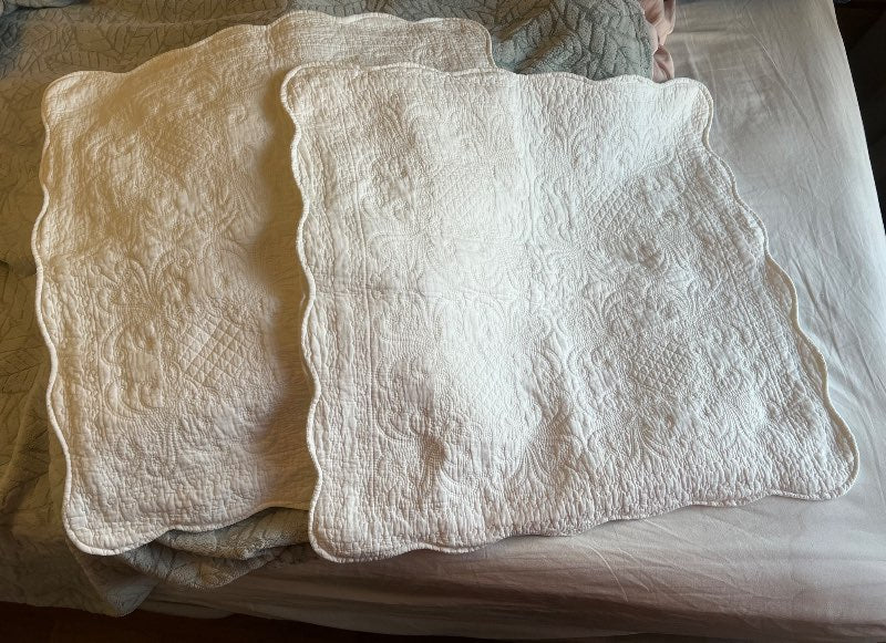 Púðaver, NÝ, keypt í Laura Ashley, saman á 3800