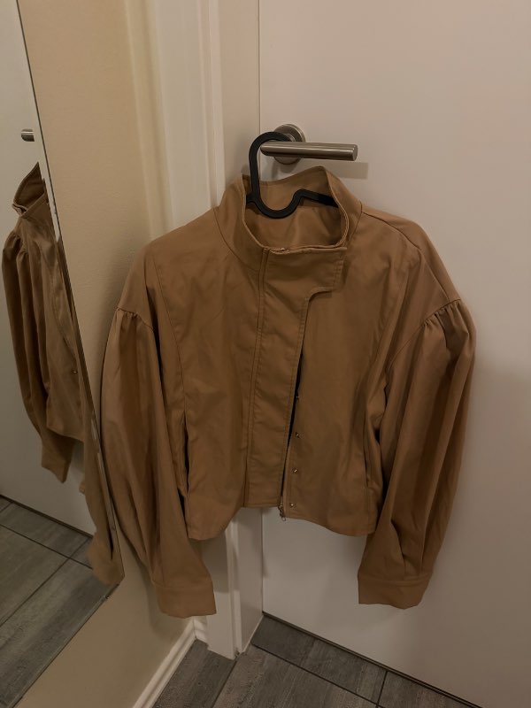 Beige þunnur jakki