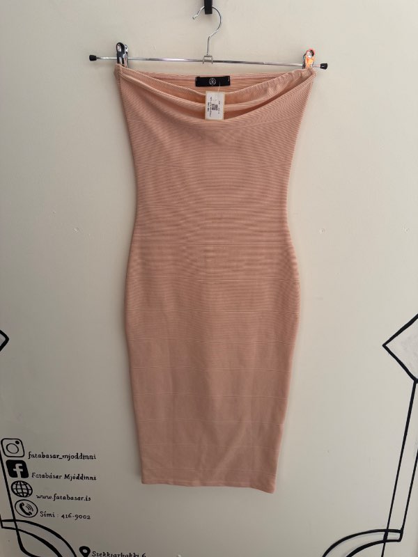 missguided kjóll nude