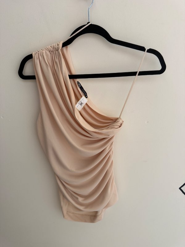 one shoulder bolur nude